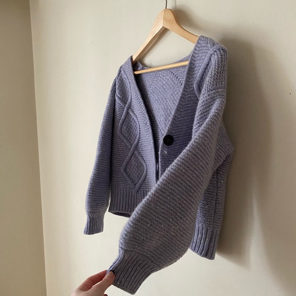 ❌SOLD❌Vintage Lavender Chunky Cable Knit Wool Cardigan - Picture 3 of 9